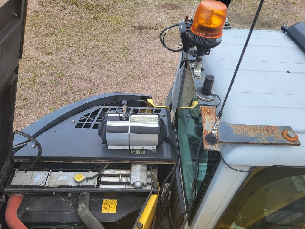 Rupsgraafmachine New Holland Kobelco E 235 B SR-2: afbeelding 24 Rupsgraafmachine New Holland Kobelco E 235 B SR-2: afbeelding 24