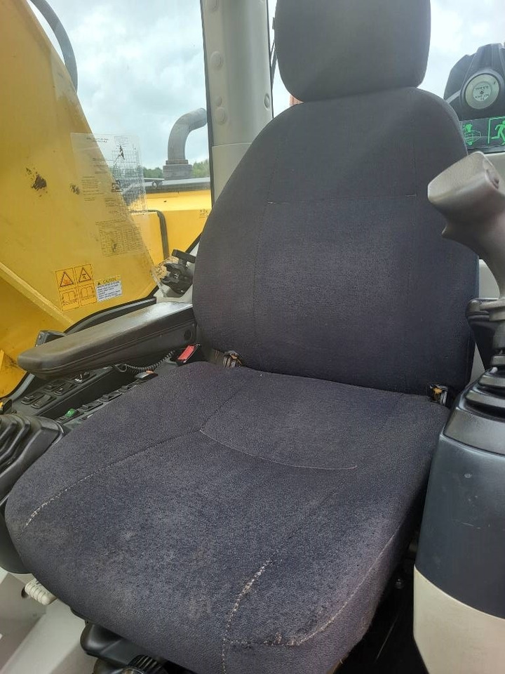 Rupsgraafmachine New Holland Kobelco E 235 B SR-2: afbeelding 23 Rupsgraafmachine New Holland Kobelco E 235 B SR-2: afbeelding 23