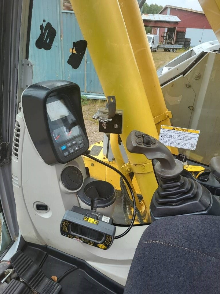 Rupsgraafmachine New Holland Kobelco E 235 B SR-2: afbeelding 17 Rupsgraafmachine New Holland Kobelco E 235 B SR-2: afbeelding 17