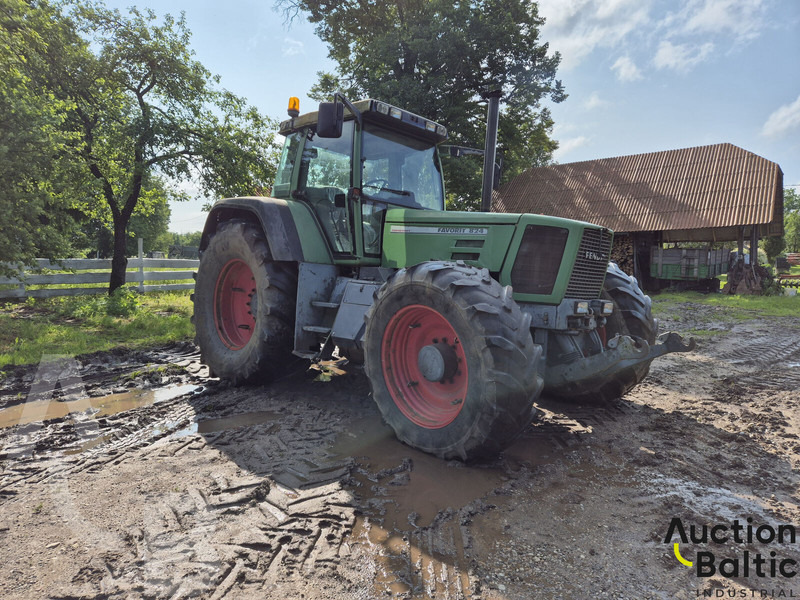 Fendt Favorit 824 - Tractor: afbeelding 2 Fendt Favorit 824 - Tractor: afbeelding 2
