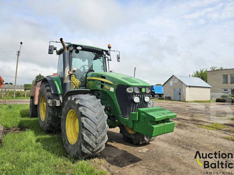 John Deere 7830 - Tractor: afbeelding 2 John Deere 7830 - Tractor: afbeelding 2