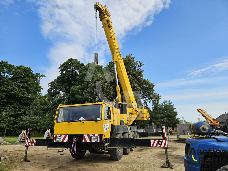 Liebherr LTM 1060 - Autolaadkraan: afbeelding 3 Liebherr LTM 1060 - Autolaadkraan: afbeelding 3