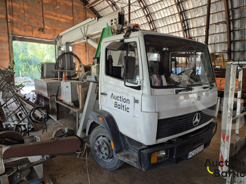 Mercedes-Benz 1114 - Vrachtwagen hoogwerker: afbeelding 2 Mercedes-Benz 1114 - Vrachtwagen hoogwerker: afbeelding 2