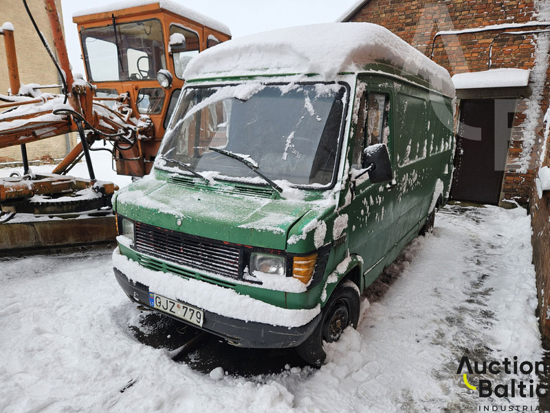 Mercedes-Benz 207D - Kleine bestelwagen: afbeelding 1 Mercedes-Benz 207D - Kleine bestelwagen: afbeelding 1