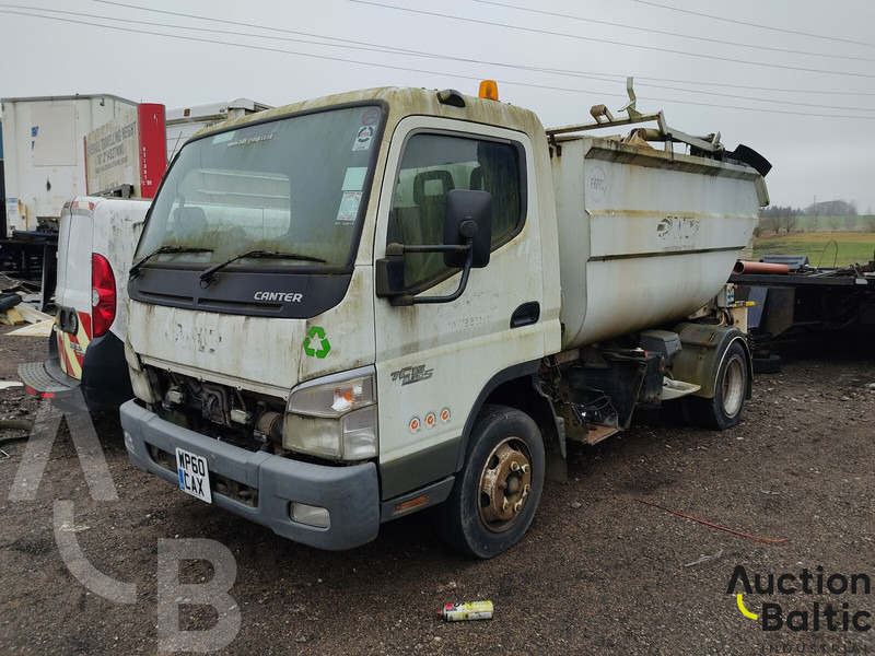 Mitsubishi Fuso - Vuilniswagen: afbeelding 2 Mitsubishi Fuso - Vuilniswagen: afbeelding 2