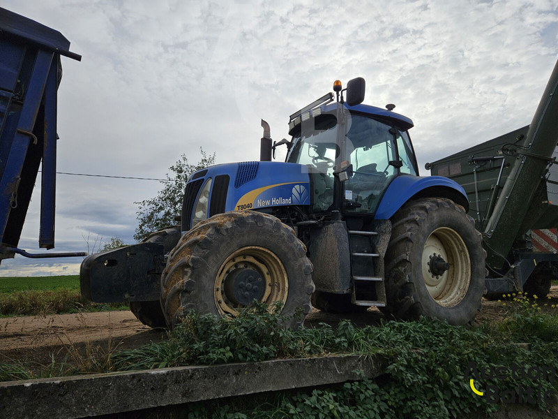New Holland T 8040 - Tractor: afbeelding 2 New Holland T 8040 - Tractor: afbeelding 2