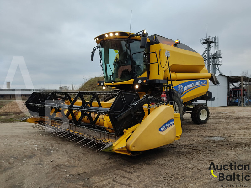 New Holland TC 5.90 - Maaidorser: afbeelding 1 New Holland TC 5.90 - Maaidorser: afbeelding 1