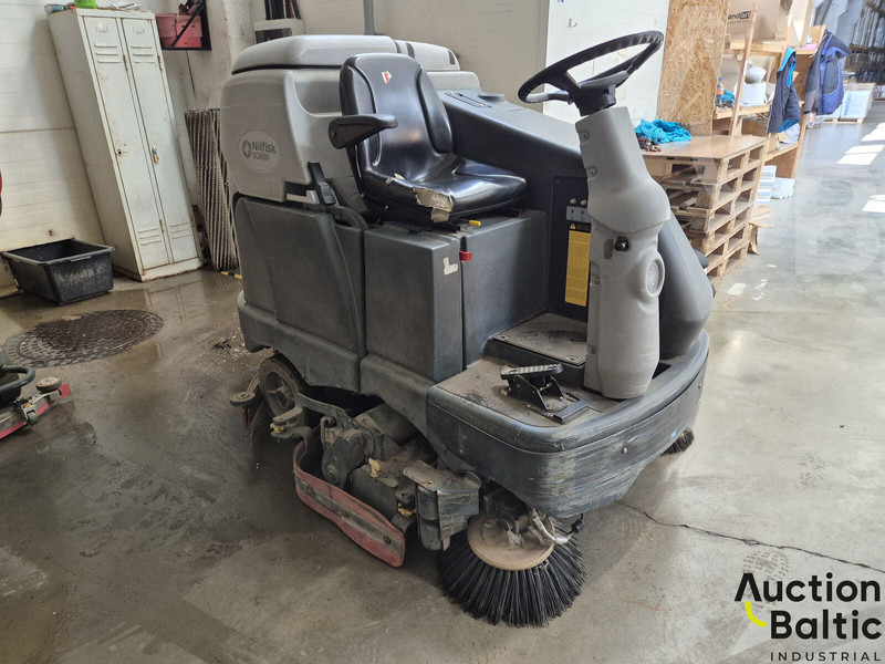 Nilfisk SC6500 - Veegwagen: afbeelding 1 Nilfisk SC6500 - Veegwagen: afbeelding 1