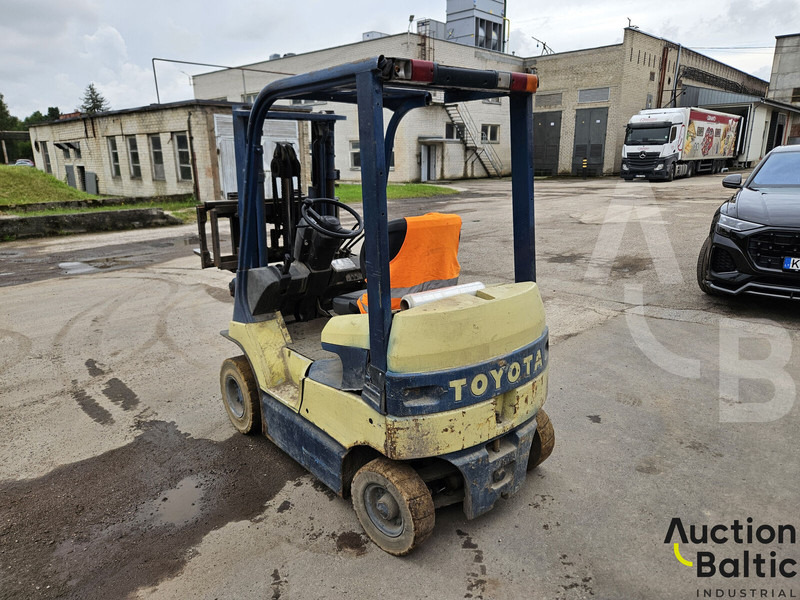Toyota 7 FB 15 - Personenwagen: afbeelding 3 Toyota 7 FB 15 - Personenwagen: afbeelding 3