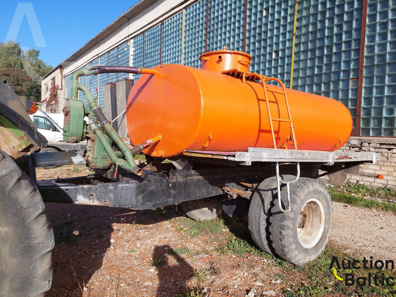 Trailer for transporting and watering water - Tank aanhanger: afbeelding 2 Trailer for transporting and watering water - Tank aanhanger: afbeelding 2