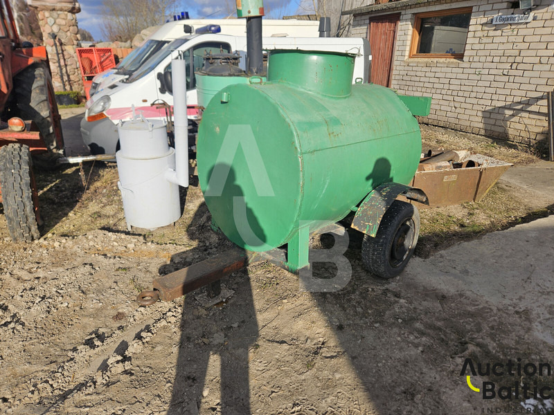 Trailer with tank - Tank aanhanger: afbeelding 1 Trailer with tank - Tank aanhanger: afbeelding 1