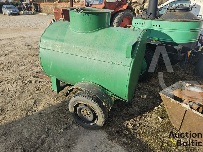 Trailer with tank - Tank aanhanger: afbeelding 2 Trailer with tank - Tank aanhanger: afbeelding 2
