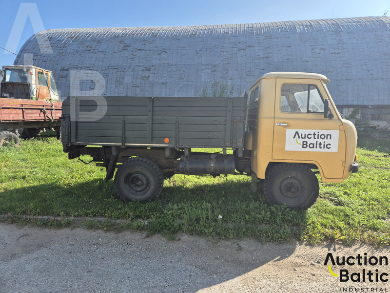 UAZ UAZ 3303 - Bestelwagen met open laadbak: afbeelding 3 UAZ UAZ 3303 - Bestelwagen met open laadbak: afbeelding 3