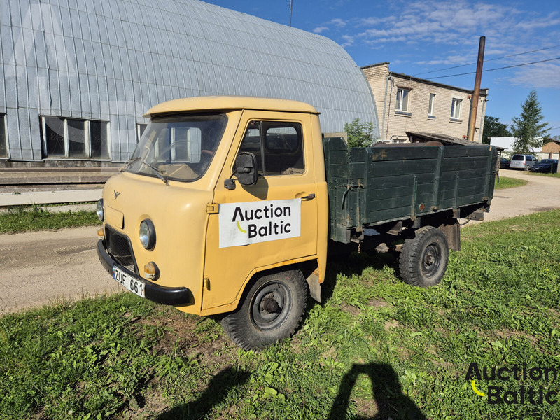 UAZ UAZ 3303 - Bestelwagen met open laadbak: afbeelding 1 UAZ UAZ 3303 - Bestelwagen met open laadbak: afbeelding 1