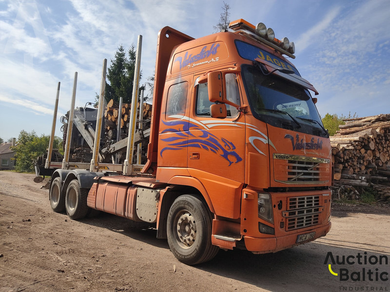 Volvo FH16 - Houttransport, Kraanwagen: afbeelding 1 Volvo FH16 - Houttransport, Kraanwagen: afbeelding 1