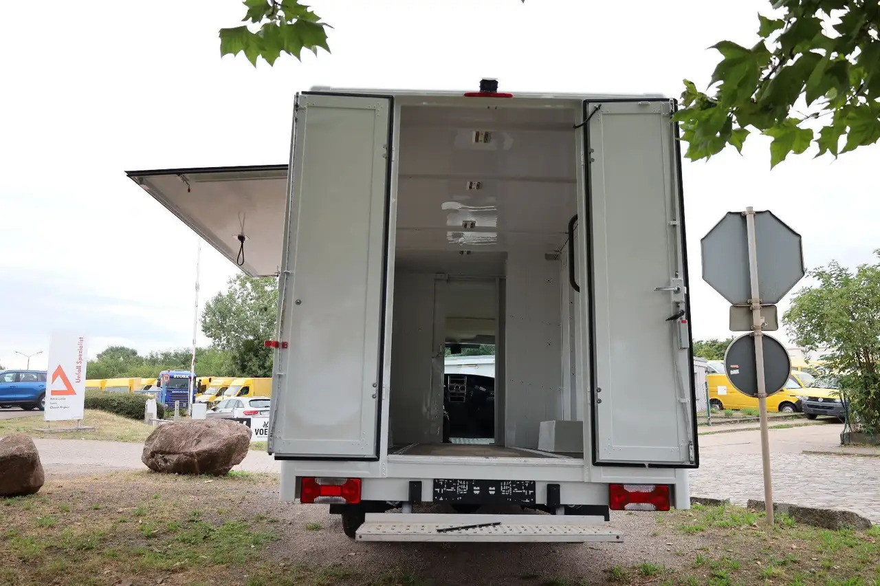 Iveco C30C/ FOODTRUCK/ Daily - Zelfrijdende verkoopwagen: afbeelding 5 Iveco C30C/ FOODTRUCK/ Daily - Zelfrijdende verkoopwagen: afbeelding 5
