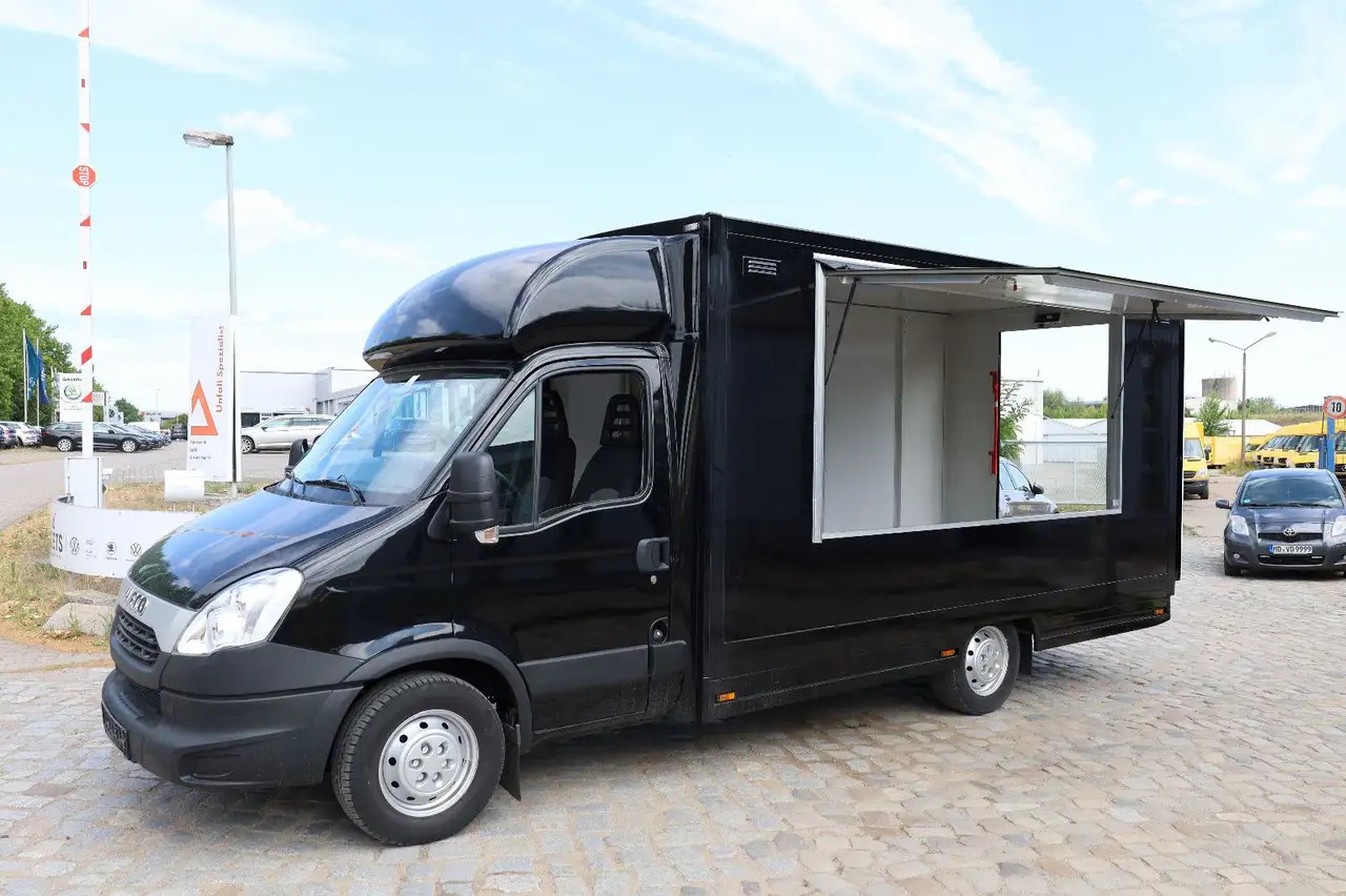 Iveco IS35SI2AA/ FOODTRUCK/Daily - Zelfrijdende verkoopwagen: afbeelding 2 Iveco IS35SI2AA/ FOODTRUCK/Daily - Zelfrijdende verkoopwagen: afbeelding 2
