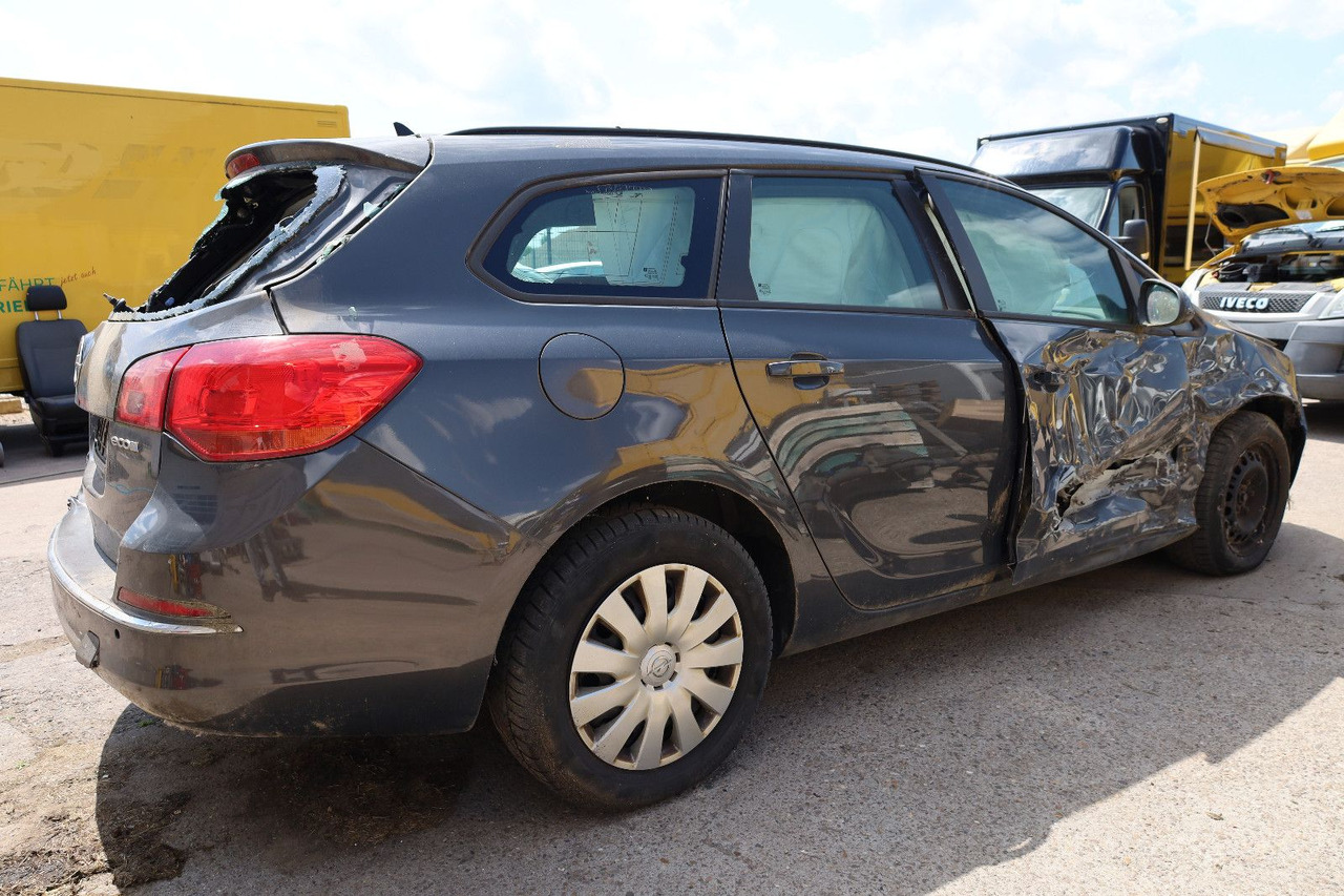 Opel Astra J Sports Tourer Edition - Personenwagen: afbeelding 3 Opel Astra J Sports Tourer Edition - Personenwagen: afbeelding 3