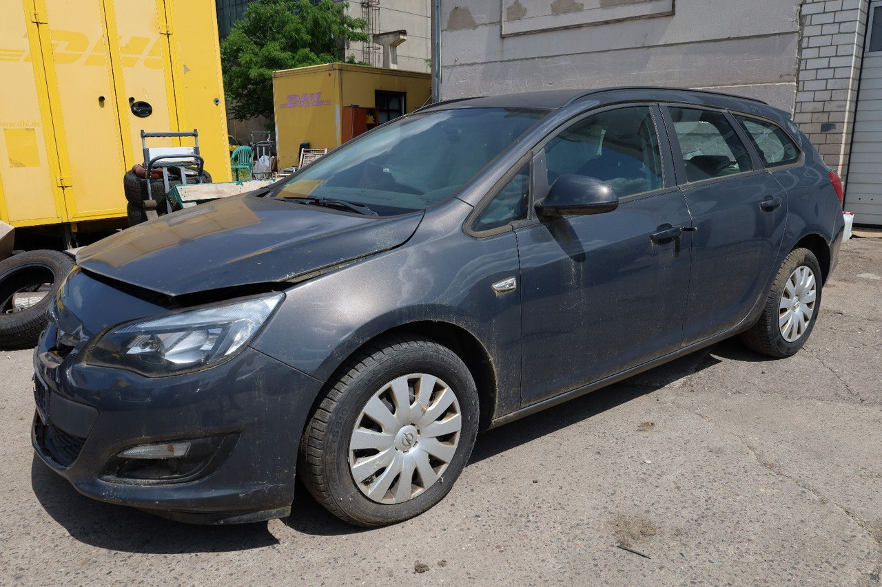 Opel Astra J Sports Tourer Edition - Personenwagen: afbeelding 1 Opel Astra J Sports Tourer Edition - Personenwagen: afbeelding 1