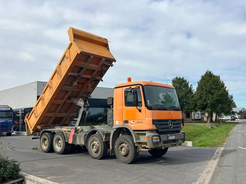 Mercedes-Benz Actros 3336 8x4 TIPPER**3 Pedals**Actros 3336** - Kipper vrachtwagen: afbeelding 1 Mercedes-Benz Actros 3336 8x4 TIPPER**3 Pedals**Actros 3336** - Kipper vrachtwagen: afbeelding 1