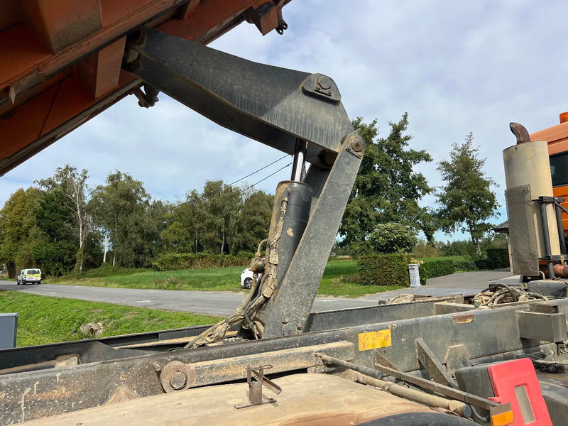 Mercedes-Benz Actros 3336 8x4 TIPPER**3 Pedals**Actros 3336** - Kipper vrachtwagen: afbeelding 4 Mercedes-Benz Actros 3336 8x4 TIPPER**3 Pedals**Actros 3336** - Kipper vrachtwagen: afbeelding 4