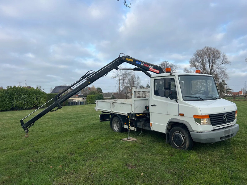 Mercedes-Benz Vario 615 VARIO 614 *3xtipper+HIAB CRANE*119000km - Kipper vrachtwagen, Kraanwagen: afbeelding 1 Mercedes-Benz Vario 615 VARIO 614 *3xtipper+HIAB CRANE*119000km - Kipper vrachtwagen, Kraanwagen: afbeelding 1