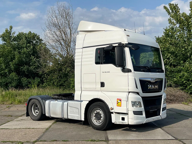 MAN TGX 18.440 Retarder***2xdieseltanks***TGX 18.440 2017*** - Trekker: afbeelding 1 MAN TGX 18.440 Retarder***2xdieseltanks***TGX 18.440 2017*** - Trekker: afbeelding 1