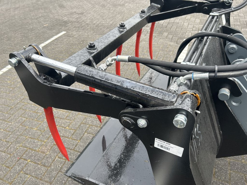 Giant Tobroco Pelikaanbak 140 cm Giant aanspan - Bak voor Bouwmachine: afbeelding 3 Giant Tobroco Pelikaanbak 140 cm Giant aanspan - Bak voor Bouwmachine: afbeelding 3