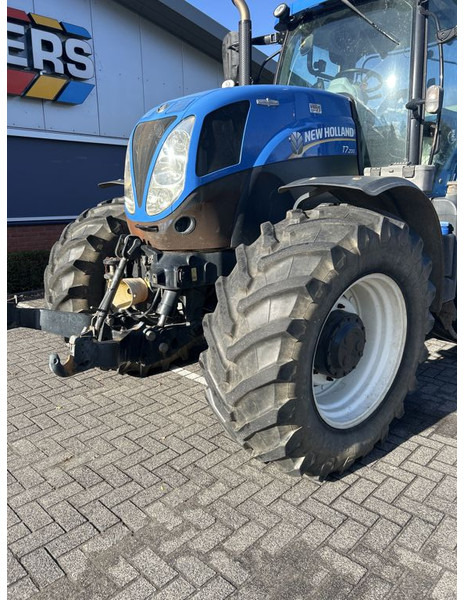 New Holland New Holland T7.200 Autocommand - Tractor: afbeelding 2 New Holland New Holland T7.200 Autocommand - Tractor: afbeelding 2