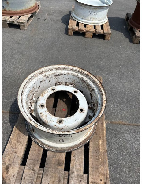 New Holland velgen 12 x 24 - Velg: afbeelding 2 New Holland velgen 12 x 24 - Velg: afbeelding 2