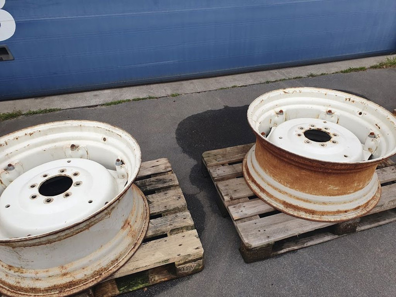 New Holland velgen 14x30 - Velg: afbeelding 1 New Holland velgen 14x30 - Velg: afbeelding 1