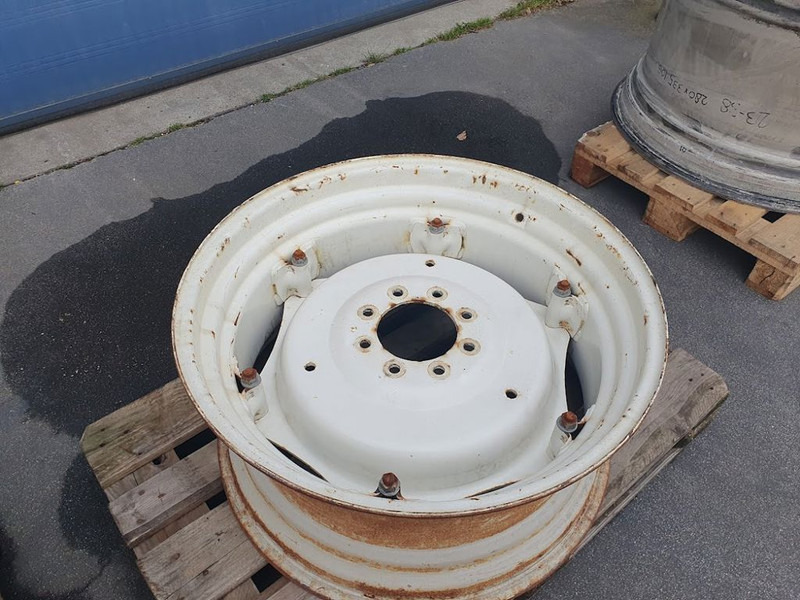 New Holland velgen 14x30 - Velg: afbeelding 4 New Holland velgen 14x30 - Velg: afbeelding 4