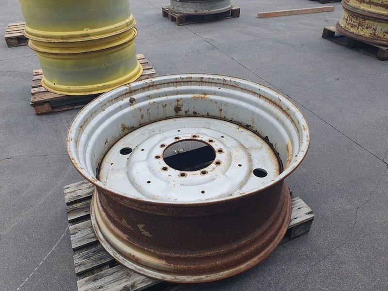 New Holland velgen 18x42 - Velg: afbeelding 1 New Holland velgen 18x42 - Velg: afbeelding 1