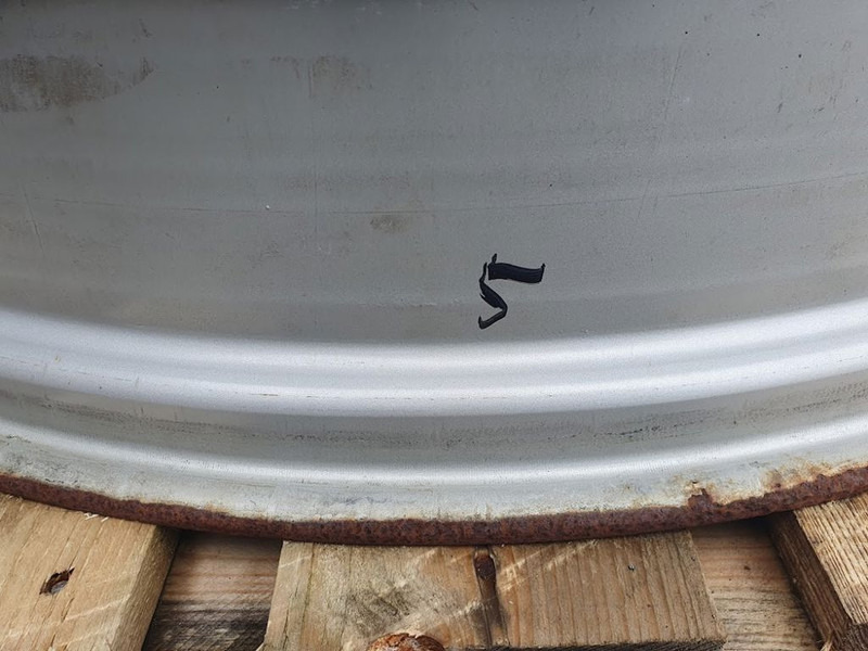 New Holland velgen 8x44 - Velg: afbeelding 3 New Holland velgen 8x44 - Velg: afbeelding 3