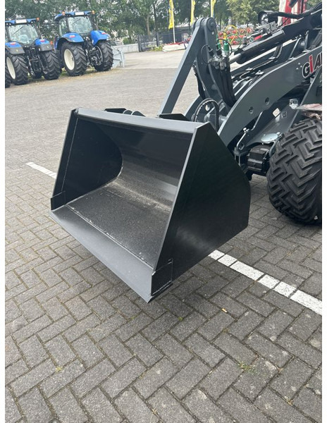 Tobroco Grondbak 130 cm Giant aanspan - Bak voor Bouwmachine: afbeelding 3 Tobroco Grondbak 130 cm Giant aanspan - Bak voor Bouwmachine: afbeelding 3