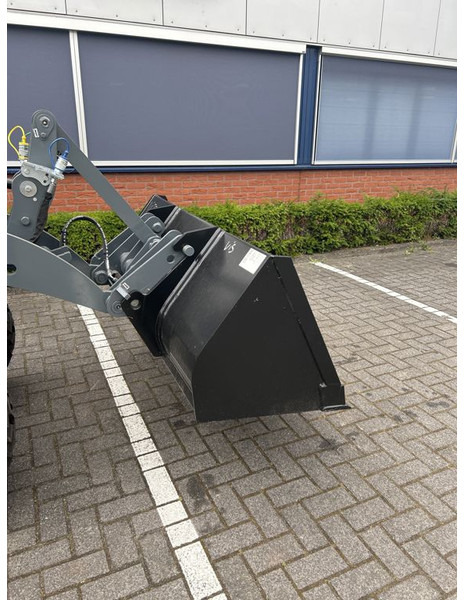 Tobroco Grondbak 150 cm Giant aanspan - Bak voor Bouwmachine: afbeelding 1 Tobroco Grondbak 150 cm Giant aanspan - Bak voor Bouwmachine: afbeelding 1