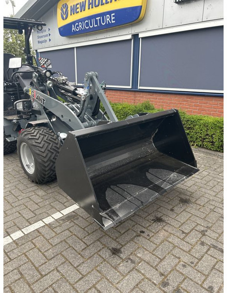 Tobroco Grondbak 150 cm Giant aanspan - Bak voor Bouwmachine: afbeelding 2 Tobroco Grondbak 150 cm Giant aanspan - Bak voor Bouwmachine: afbeelding 2
