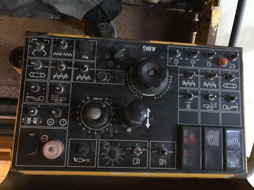 Asfaltafwerkmachine ABG TITAN 325 and runs and runs: afbeelding 9