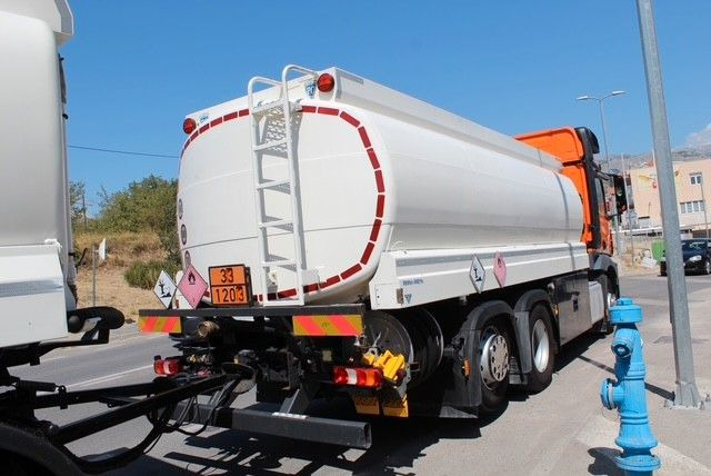 Mercedes-Benz Actros 2548 6x2/4 - Tankwagen: afbeelding 4 Mercedes-Benz Actros 2548 6x2/4 - Tankwagen: afbeelding 4