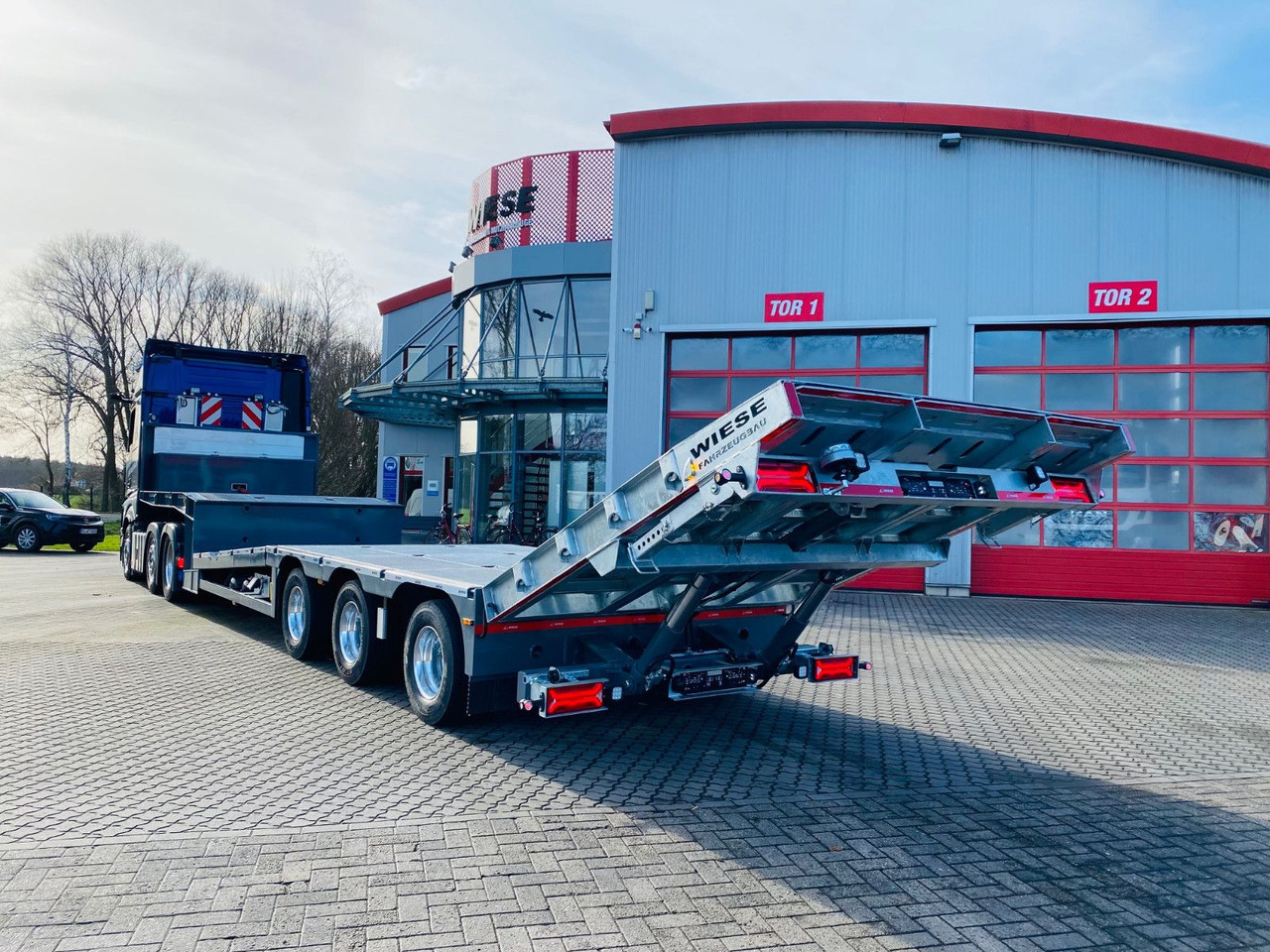Gabelstapler/Arbeitsbühnentransporter Klapprampe - Dieplader oplegger: afbeelding 1 Gabelstapler/Arbeitsbühnentransporter Klapprampe - Dieplader oplegger: afbeelding 1