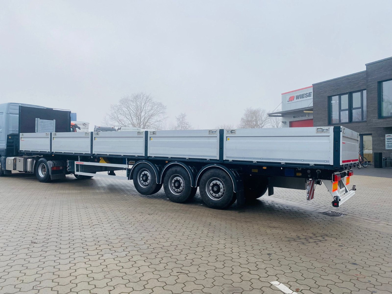 Kässbohrer Bordwandauflieger Twistlocks - Vlakke/ Open oplegger: afbeelding 3 Kässbohrer Bordwandauflieger Twistlocks - Vlakke/ Open oplegger: afbeelding 3