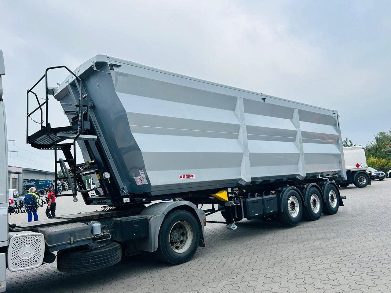 Kempf SKM 36/3 SHL-Light 3-Achs Stahl Kipper 51m³ - Kipper oplegger: afbeelding 1 Kempf SKM 36/3 SHL-Light 3-Achs Stahl Kipper 51m³ - Kipper oplegger: afbeelding 1