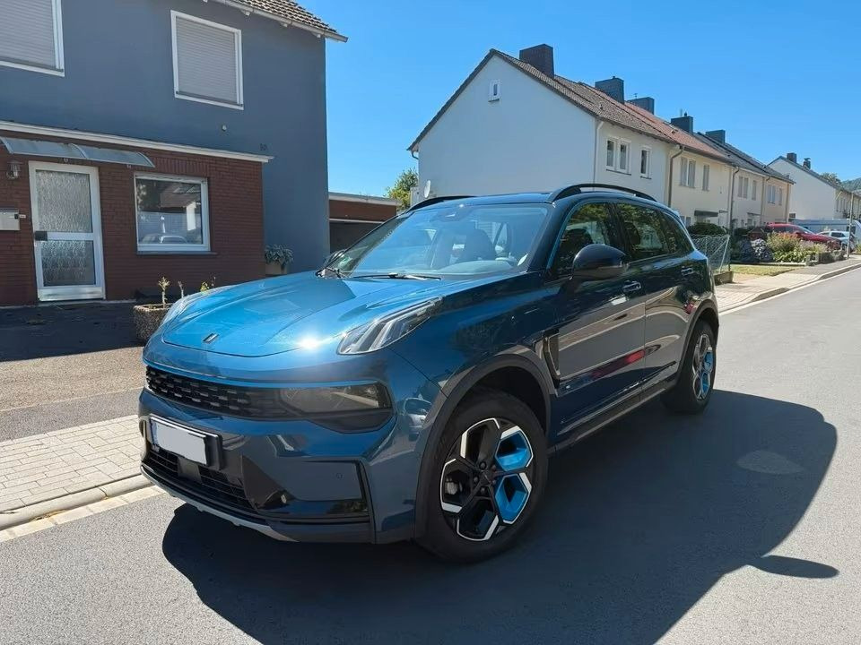 Lynk&Co 1.5 HEV Pano/SHZ/Navi/ Cam/PDC - SUV: afbeelding 1 Lynk&Co 1.5 HEV Pano/SHZ/Navi/ Cam/PDC - SUV: afbeelding 1