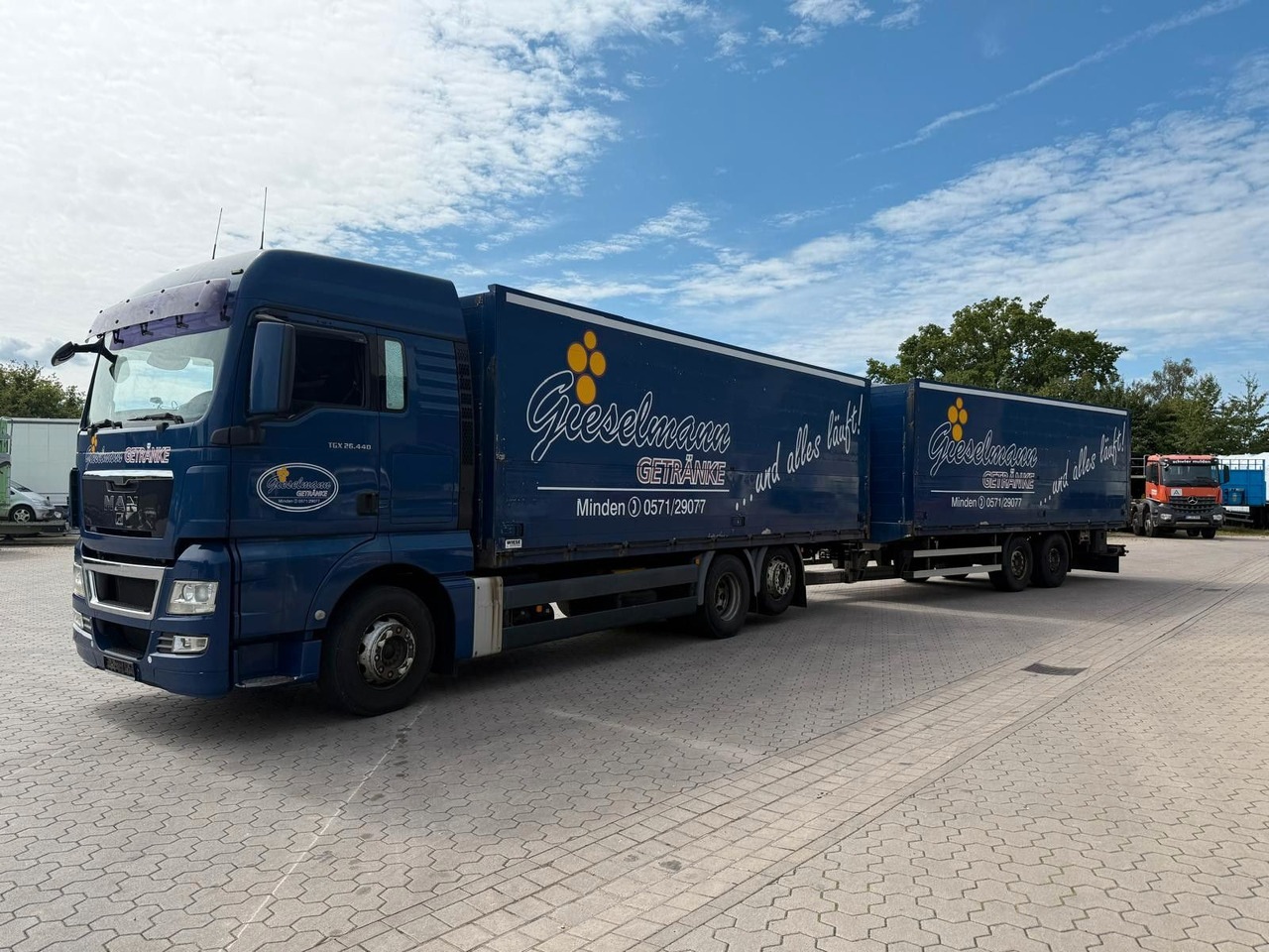 MAN TGA mit Kofferaufbau/Getränkeaufbau + Anhänger - Drankenwagen vrachtwagen: afbeelding 2 MAN TGA mit Kofferaufbau/Getränkeaufbau + Anhänger - Drankenwagen vrachtwagen: afbeelding 2