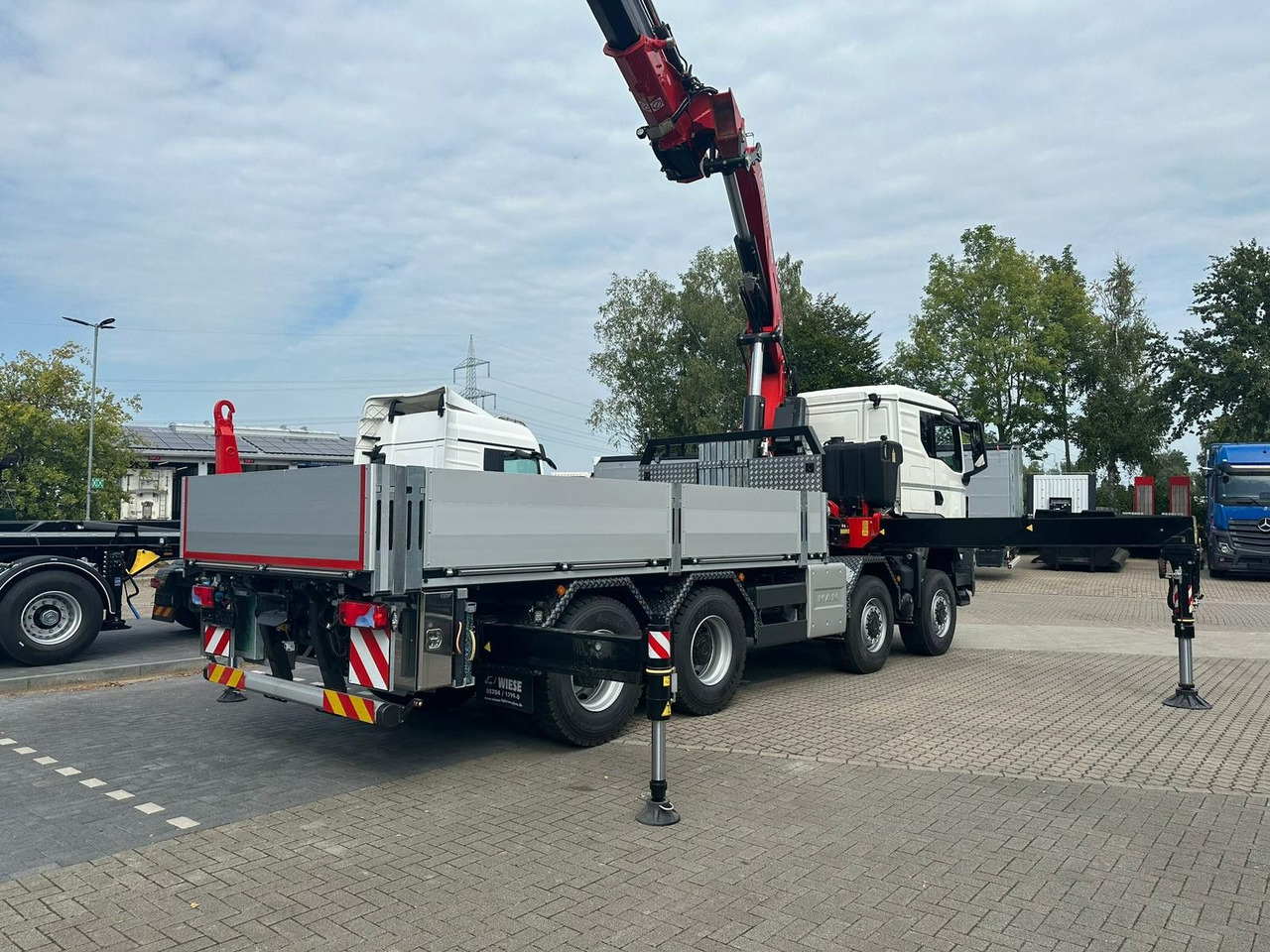 MAN TGS 41.520 8x8 mit Fassi Ladekran F710RA.2.26 - Vrachtwagen met open laadbak: afbeelding 3 MAN TGS 41.520 8x8 mit Fassi Ladekran F710RA.2.26 - Vrachtwagen met open laadbak: afbeelding 3