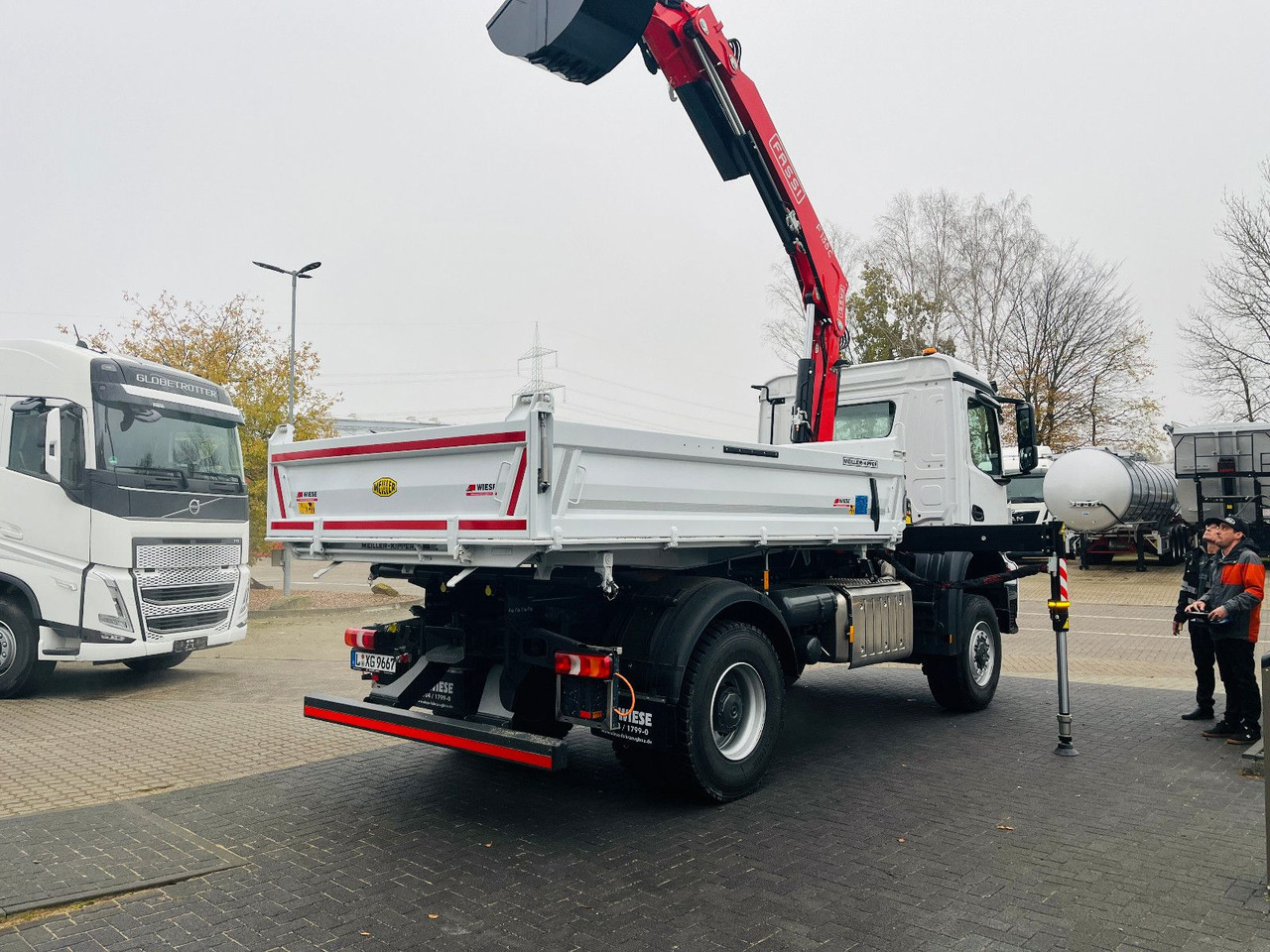 Mercedes-Benz Arocs 1835 4x4 Meiller Fassi Kran Kipper - Kipper vrachtwagen, Kraanwagen: afbeelding 5 Mercedes-Benz Arocs 1835 4x4 Meiller Fassi Kran Kipper - Kipper vrachtwagen, Kraanwagen: afbeelding 5