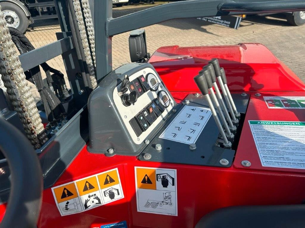 Moffett CARGOTEC - Tragkraft 2.500 kg - Diesel heftruck: afbeelding 4 Moffett CARGOTEC - Tragkraft 2.500 kg - Diesel heftruck: afbeelding 4