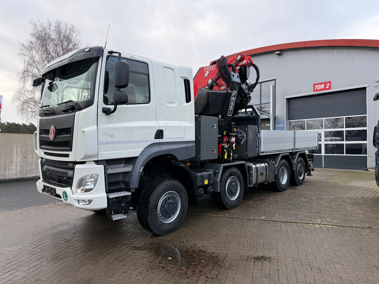 Tatra 41.500 8x8 Phoenix Fassi F710 Kran - Vrachtwagen met open laadbak, Kraanwagen: afbeelding 1 Tatra 41.500 8x8 Phoenix Fassi F710 Kran - Vrachtwagen met open laadbak, Kraanwagen: afbeelding 1