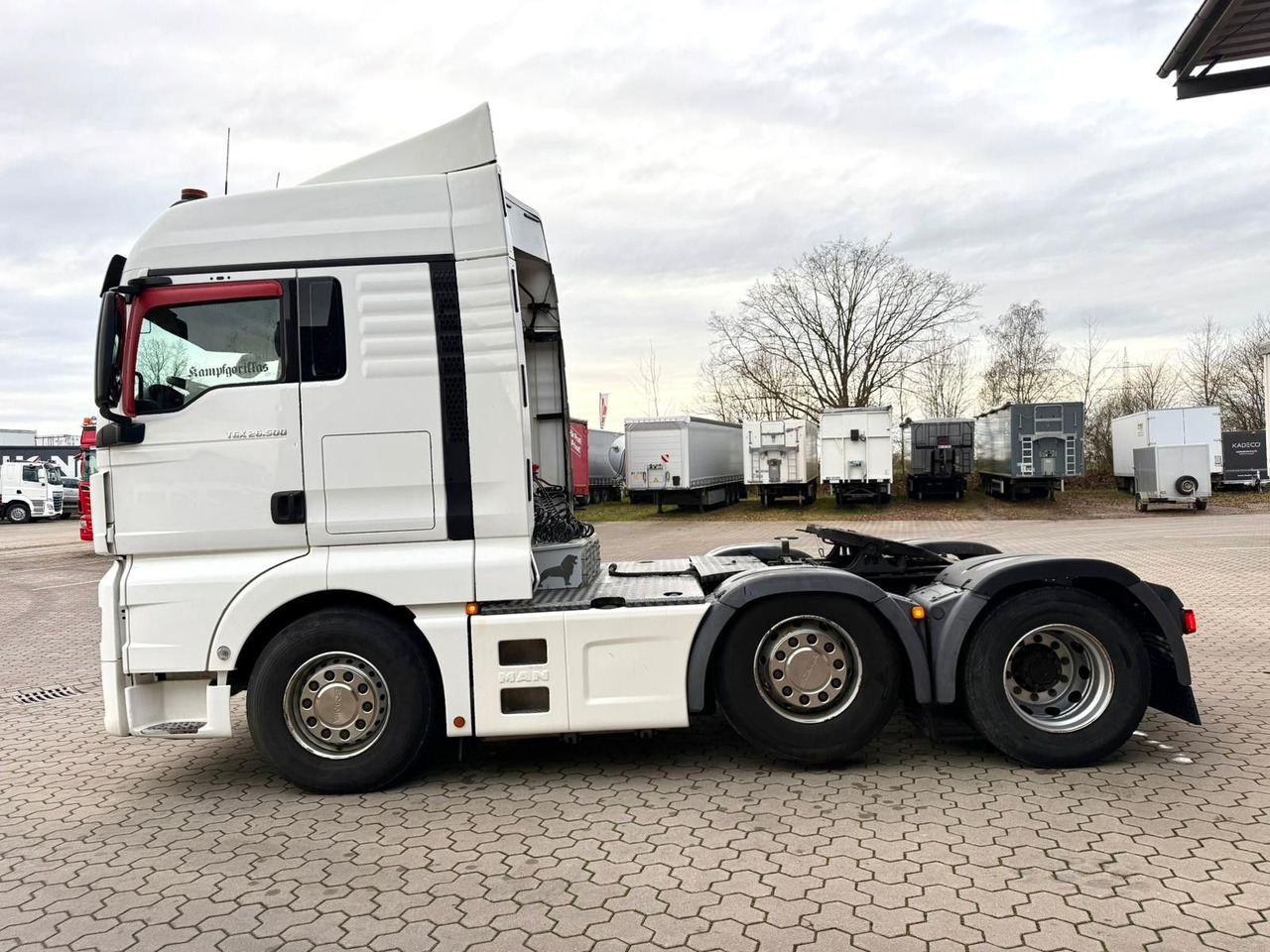 MAN TGX 26.500 6x2 Hydraulik Exklusiv Innenraum - Trekker: afbeelding 5 MAN TGX 26.500 6x2 Hydraulik Exklusiv Innenraum - Trekker: afbeelding 5