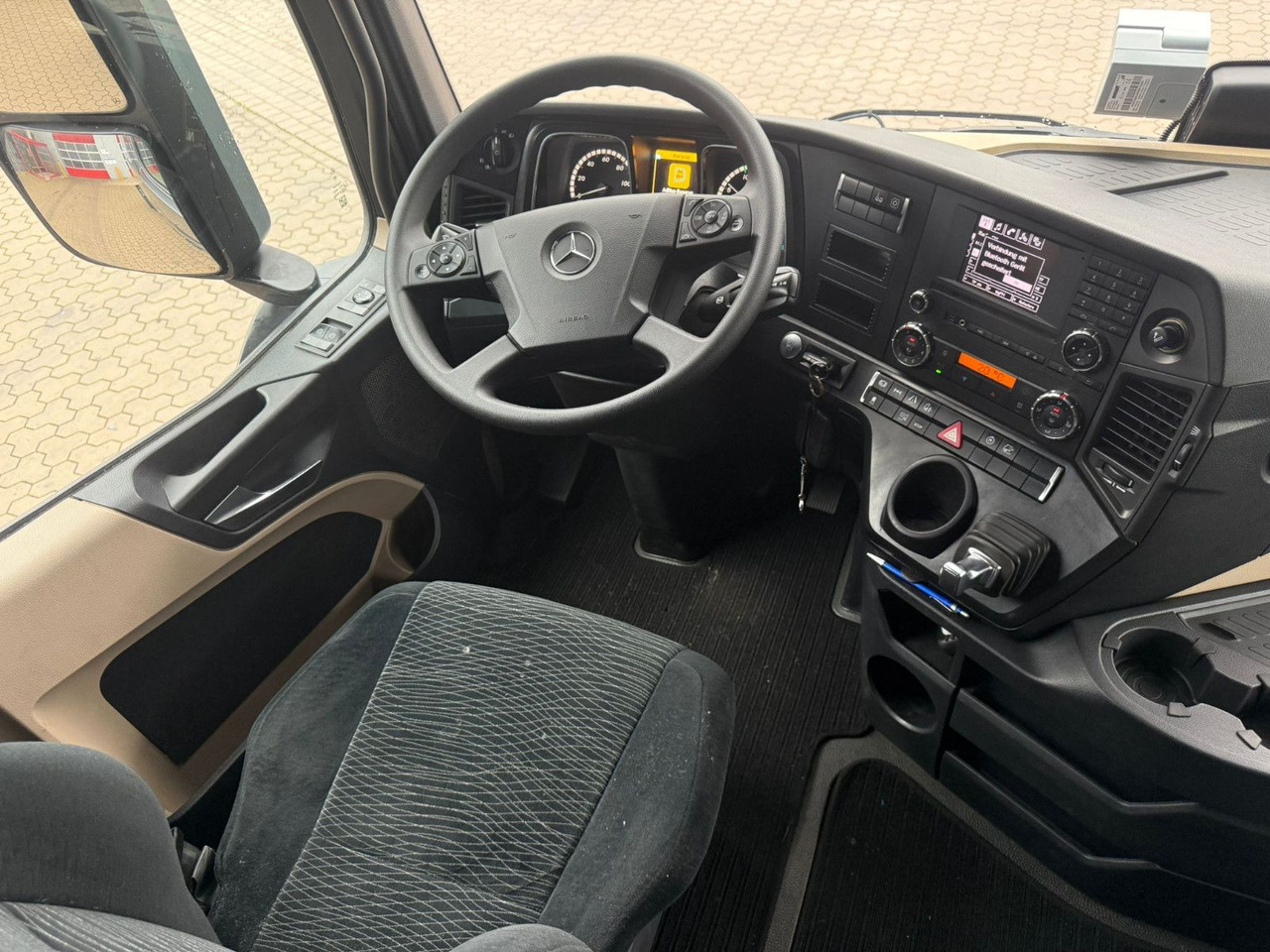 Trekker Mercedes-Benz Actros 1851 LS 4x2 Hydraulik Alu Felgen: afbeelding 8 Trekker Mercedes-Benz Actros 1851 LS 4x2 Hydraulik Alu Felgen: afbeelding 8